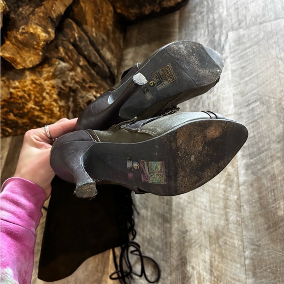 Ellie Dark Green Lace-Up Heeled Boots - Picture 6 of 10